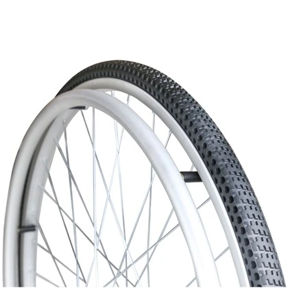 Pneus sans chambre pour fauteuil roulant